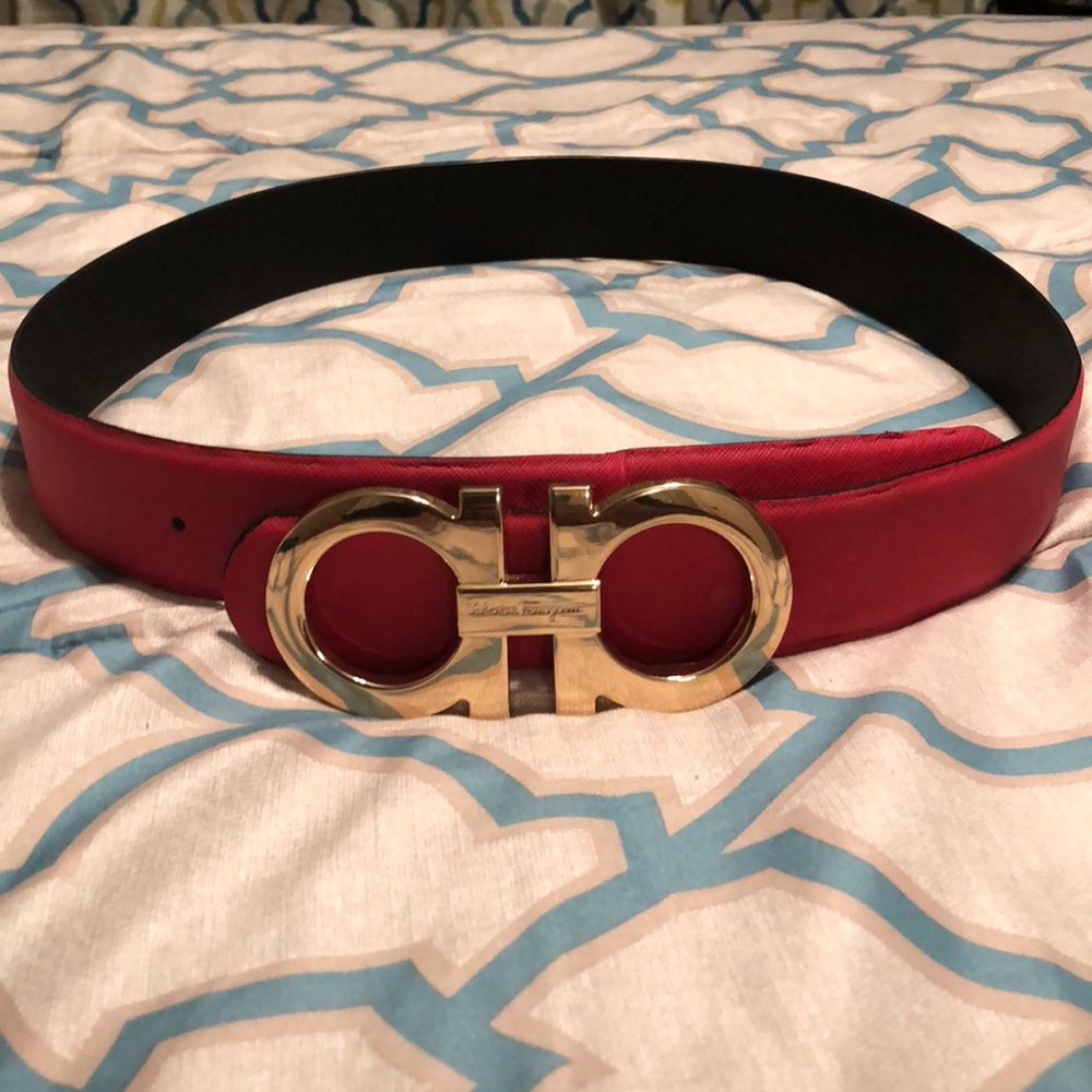 Reversible interchangeable belt